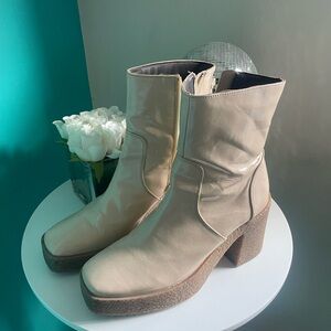 70s Cream Platform Boots
